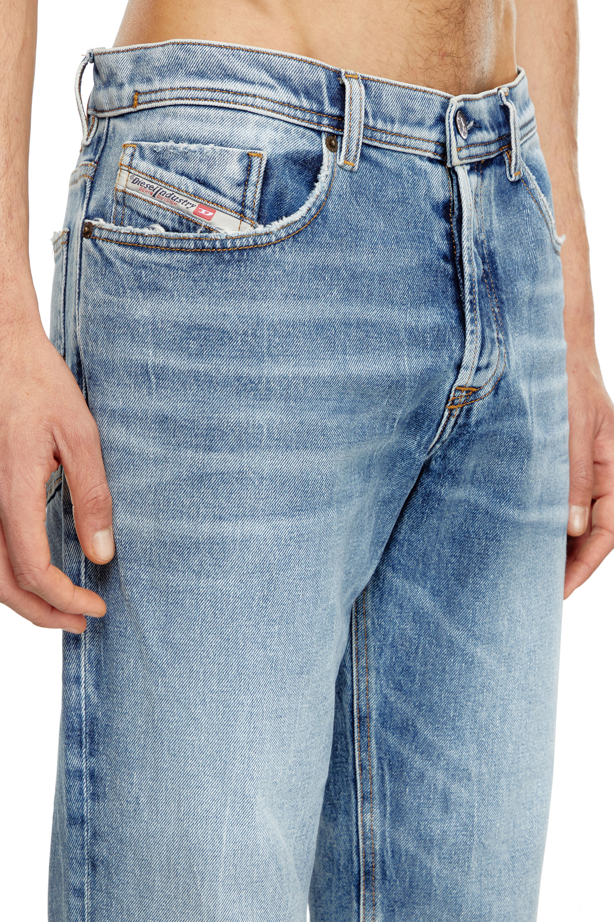 Diesel - Regular Jeans 2023 D-Finitive 09J54 Homme, Bleu moyen - Image 5