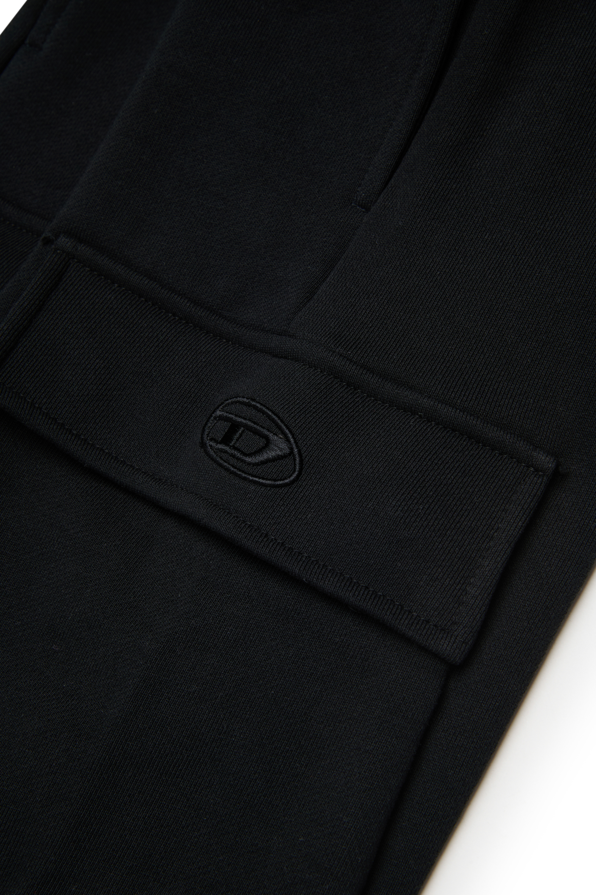 Diesel - PLEKOX, Pantalon de survêtement cargo avec broderie Oval D Homme in Noir - 4
