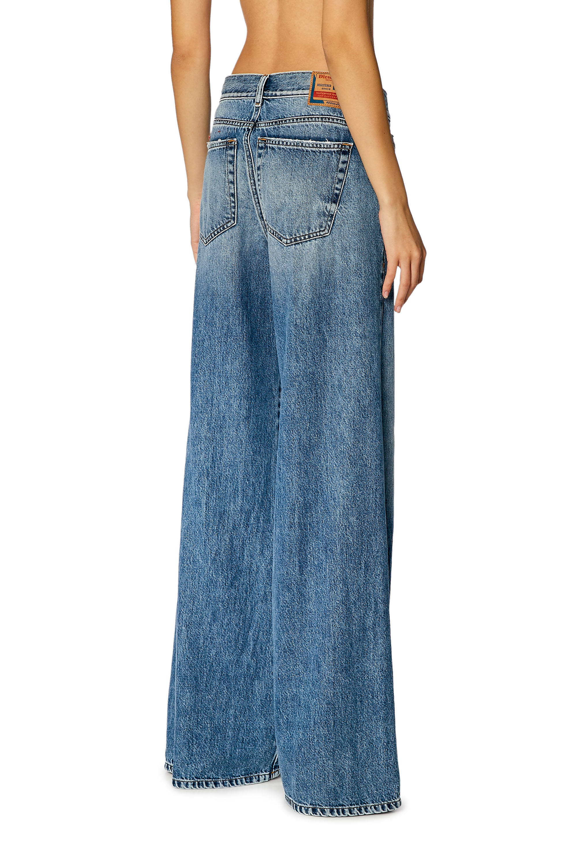 Diesel - Flare Jeans 1978 D-Akemi 09H95 Femme, Bleu moyen - Image 4