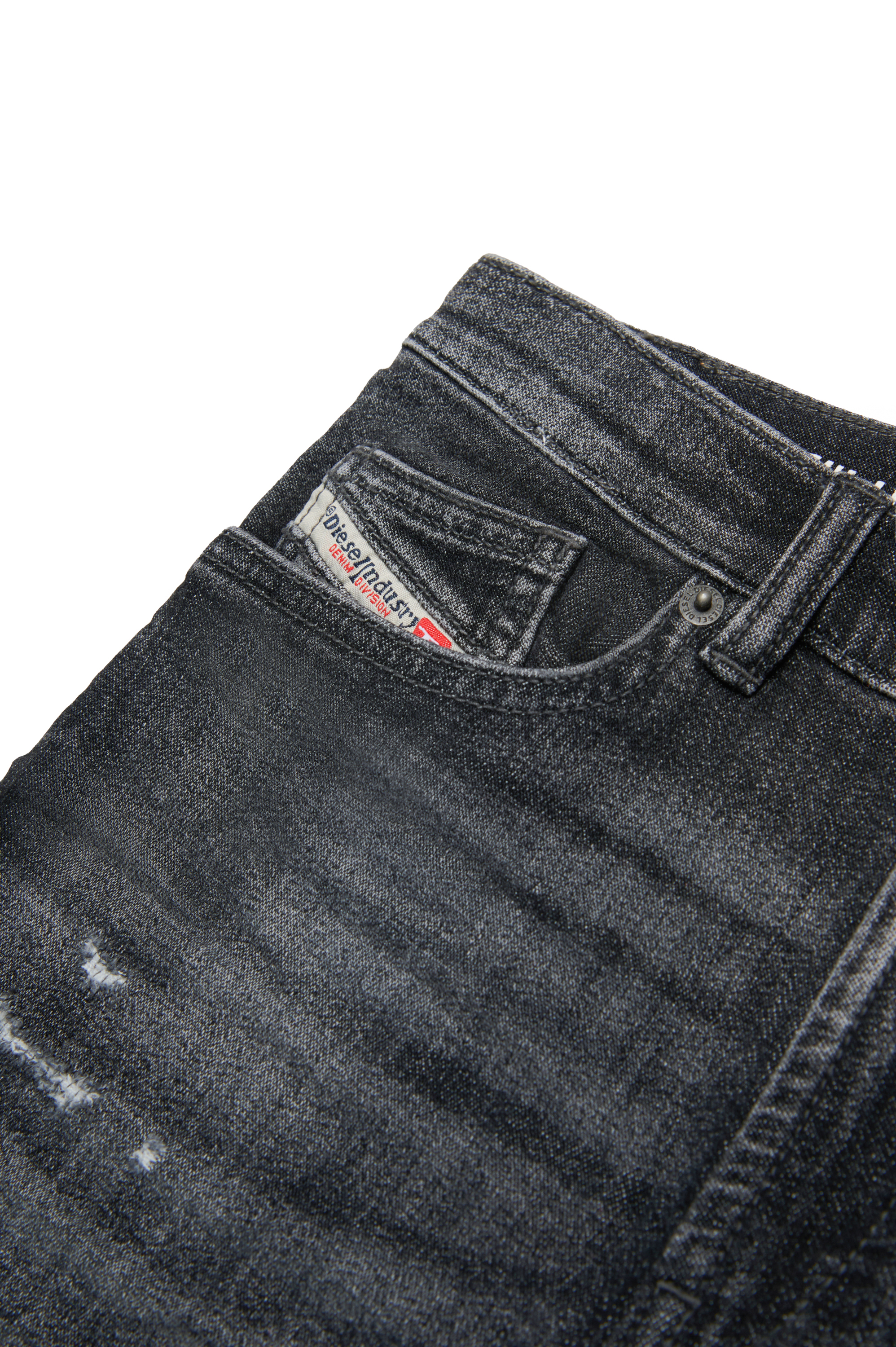 Diesel - D-MACS-SH-J JJJ, Bermuda en tissu JoggJeans avec déchirures Homme in Noir - 4