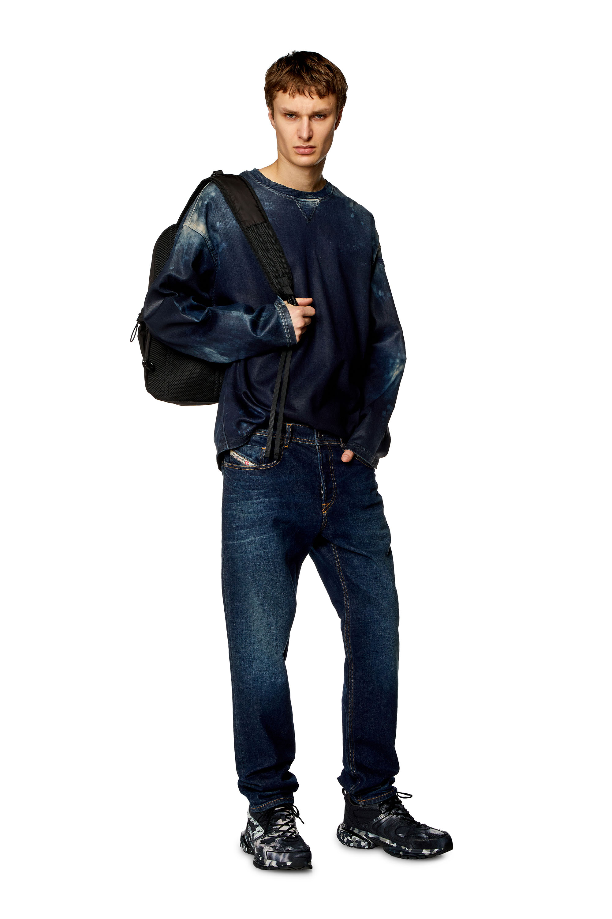 Diesel - Regular Jeans 2023 D-Finitive 09H38 Homme, Bleu Foncé - Image 1